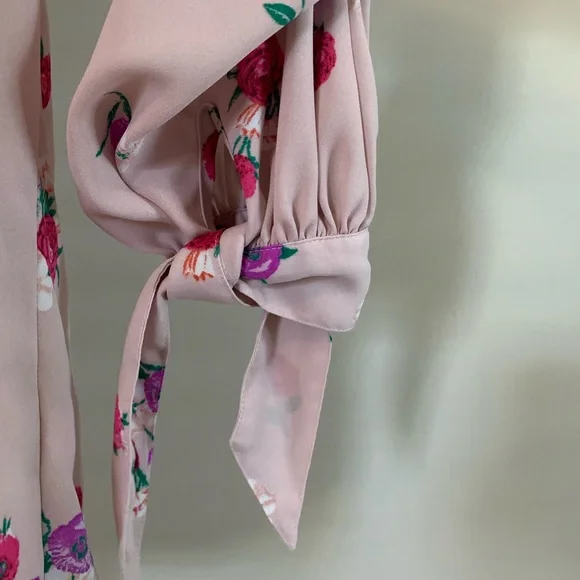 D O N A T E D Express long sleeve floral shirt size Medium EUC - Picture 3 of 4